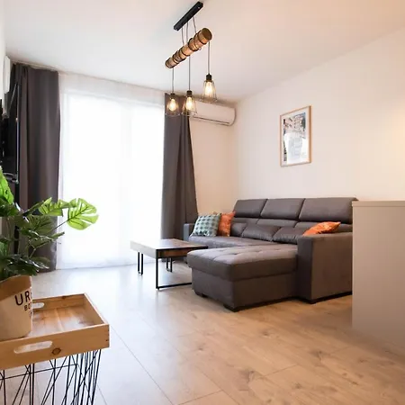 Rent40 Aura Old Town Apartmán *
