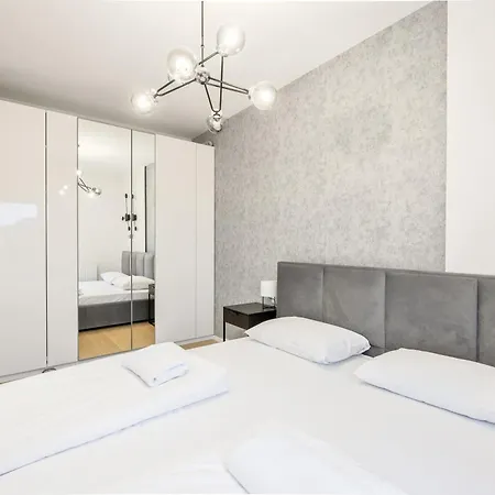 Rent40 Aura Old Town