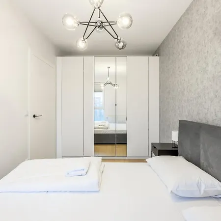 Rent40 Aura Old Town