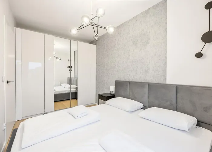 Rent40 Aura Old Town